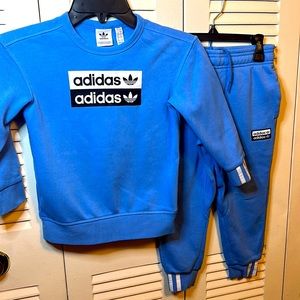 Adidas set size 4/5 (small)